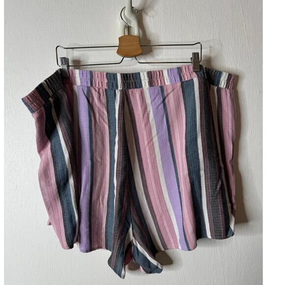 Torrid Plus 5X Gauze Pull On 3.5" Sleep Short in Vita Stripe Cloud Dancer - Picture 5 of 7